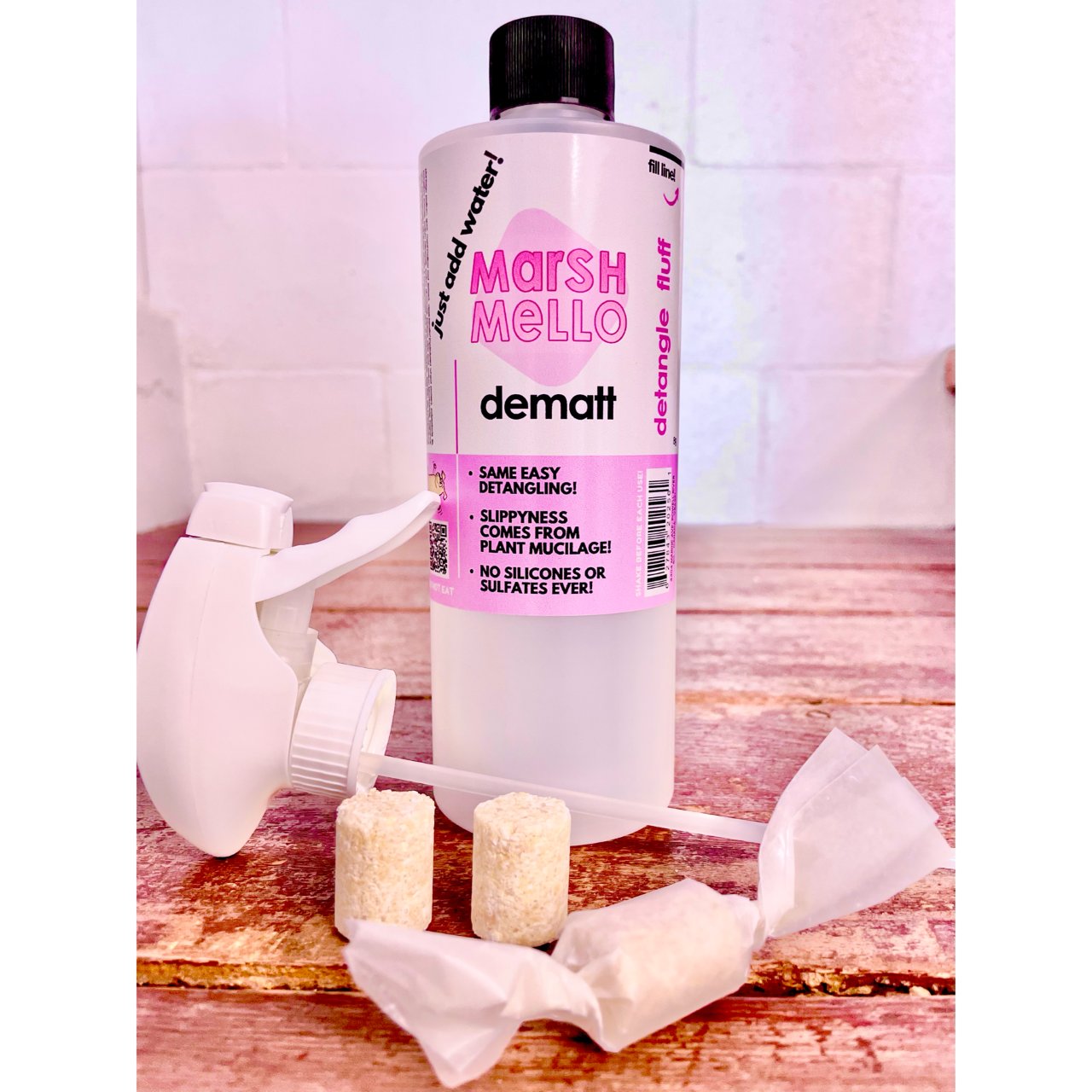 MarshMello Dematt plant based detangling spray with 3 detangling pods